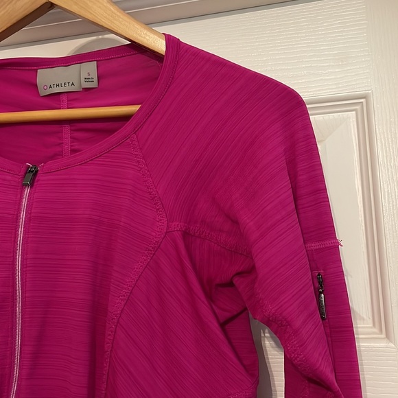 3/$15 Athleta running shirt - Picture 3 of 14